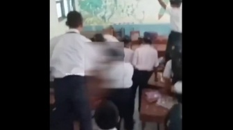 Viral! Siswa SMP Aniaya Teman Dalam Kelas Hingga Tak Sadarkan Diri, Ini Lokasinya