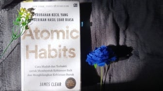 Ulasan Buku Atomic Habits Karya James Clear, Fokus Membangun Sistem