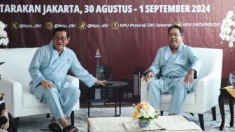 Pasangan Bakal Calon Gubernur dan Wakil Gubernur Jakarta 2024, Pramono Anung (kiri) dan Rano Karno (kanan) bersiap menjalani pemeriksaan Kesehatan di RSUD Tarakan, Jakarta, Jumat (30/8/2024). [Suara.com/Alfian Winanto]