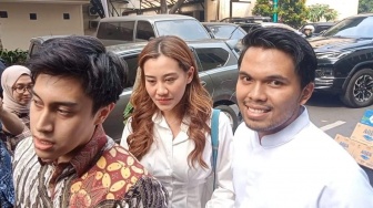 Serius Penjarakan Pemfitnah, Aaliyah Massaid dan Thariq Halilintar Datangi Polda Metro Jaya