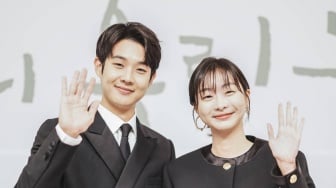 Rumor Choi Woo Sik Reuni dengan Kim Da Mi di Drama 'A Hundred Memories' Dibantah Tim Produksi