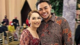 Sukses Gelar Konser Perdana, Ayu Ting Ting Kirim Pesan Manis ke Ivan Gunawan