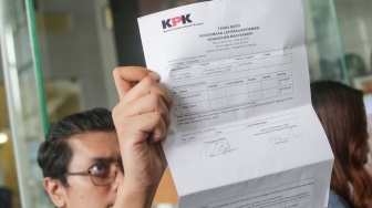 Pelaporan Dugaan Korupsi Alat Pelontar Gas Air Mata ke KPK