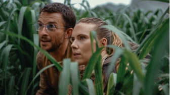 Jurassic World Rebirth Pamer Foto Scarlett Johansson dan Jonathan Bailey