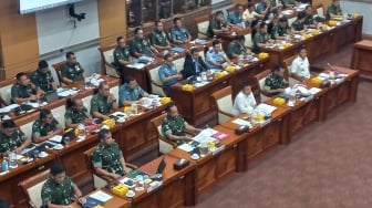 Rapat Bareng Kemenhan dan Panglima, Anggaran hingga Target TNI di Masa Transisi Jokowi - Prabowo Dibahas DPR Hari Ini