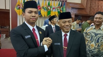 Unik! Bapak dan Anak Dilantik Jadi Anggota DPRD Jateng, Ternyata Dapilnya Sama