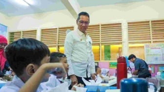 Uji Coba Lagi Makan Siang Gratis ke Siswa SD di Jakarta, Kali Ini Tak Pakai Duit Pribadi Heru Budi