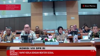 Pamit jadi Mensos usai Maju Nyagub di Jatim, Risma Minta Maaf ke DPR: Kadang Saya Suka Ngeyel