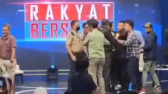 Kocak! Rocky Gerung Ketawa Lihat Silfester Malah Gelut dengan Chico Hakim: Menang Banyak Dia