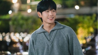 Selain Love Next Door, Ini 3 Drama Korea yang Dibintangi Jung Hae In di Netflix