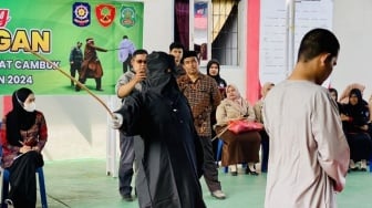 9 Orang Pejudi Online di Aceh Barat Dicambuk, Terbukti Langgar Hukum Syariat