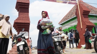 Sikapi Keluhan Warga, Pemkab Kediri Salurkan Ratusan Bantuan Paket Sembako