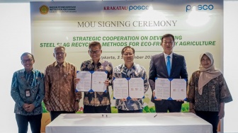 Krakatau Posco Perkuat Komitmen Lingkungan Melalui MoU Pengolahan Slag Baja untuk Pertanian