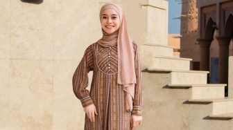 3 Inspirasi OOTD Berhijab ala Lesti Kejora, Bikin Penampilan Makin Elegan!