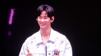 Fan Meeting di Jakarta, Kim Soo Hyun Bocorkan Peran Unik di Drama Korea Terbarunya 'Knock Off'