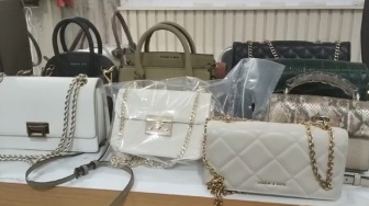 Ada Beragam Tas Mewah, Ini Sederet Barang Bukti Kasus Korupsi BUMDes Berjo Karanganyar