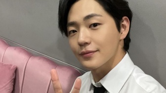 Tiru 4 Gaya OOTD Simpel ala Shin Jae-ha, Biar Look Kasualmu Makin Modis!