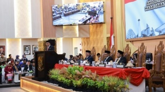 Berapa Gaji Anggota DPRD Makassar, Perlukah Gadai SK?