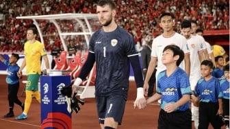 Terharu Bisa Debut di Stadion Utama Gelora Bung Karno, Maarten Paes Katakan Hal Ini