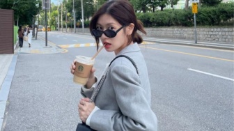 Intip 4 Gaya OOTD Chic ala Jung So-min yang Sayang Untuk Dilewatkan!