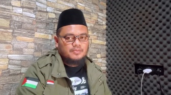 Kerap Bahas Pendidikan dan Agama, Guru Gembul Ternyata pernah Mengajar di Sekolah Ini