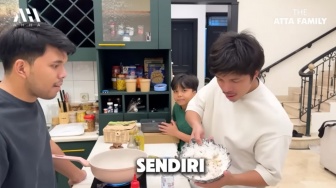 Thariq Halilintar Sibuk di Dapur Saat Atta-Aurel Hingga Geni Faruk Kumpul di Rumahnya: Netizen Sindir Aaliyah Massaid