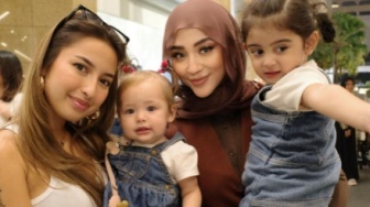 Bertemu dengan Guzel Anak Margin Winaya, Sandal Kamari Putri Jennifer Coppen Bikin Salfok