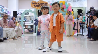 Inspirasi Outfit Summer untuk Si Kecil, Bukan Cuma Penuh Warna Tapi Juga Super Adem!