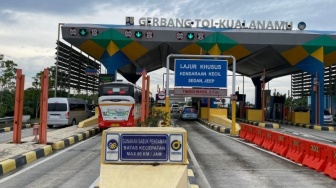 Ruas Tol Luar Jawa Padat Jelang Libur Maulid Nabi Muhammad SAW 2024