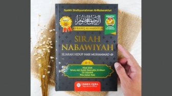 Ulasan Buku Sirah Nabawiyah, Meneladani Kisah Manusia Terbaik dalam Islam