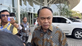 Momen Budi Arie Gelagapan Ditanya Soal Fufufafa, Netizen: Gelagatnya Menandakan...