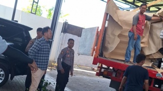 Logistik Pilkada Tiba di Solo, Bawaslu Pastikan Semua Berjalan Lancar