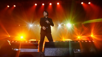 Manggung di Konser Amal, Once Mekel Kirim Pesan Haru untuk Anak-Anak Korban Banjir Sumatra