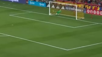 Malu Banget! Maarten Paes Kebobolan Gol dari Tengah Lapangan di Laga FC Dallas vs Real Salt Lake