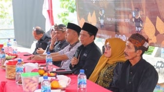 Dentuman Lisung Saksikan Komitmen Warga Kampung Urug Awasi Pilkada