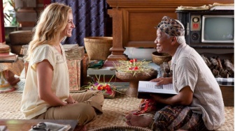 Ulasan Film Eat Pray Love, Mencari Makna Hidup dengan Traveling ke Tiga Negara