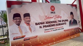 Spanduk Sudah Terpasang, Prabowo Mendadak Absen di Rapimnas PKS, Ada Apa?