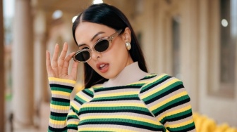 Modis Abis! Maudy Ayunda Pakai Turtle Neck Kuning-Hijau di Milan Fashion Week, Intip Gayanya