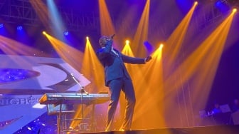 Brian McKnight Ajak Penonton Nostalgia: Terima Kasih Pilih Bersama Saya Malam Ini