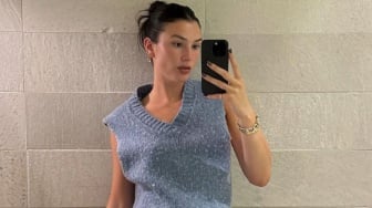 4 Ide OOTD Keren ala Brooke Sansone, Bikin Penampilanmu Bakal Lebih Menawan