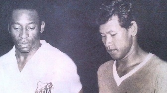 Kisah Anwar Ujang, Legenda Bek Timnas Indonesia Matikan Serangan Pele Jadi Pemain Terbaik Asia