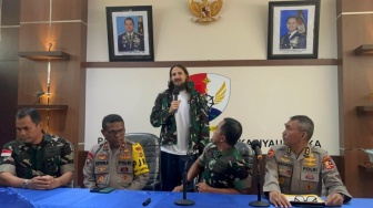 OPM Diklaim Tak Minta Imbalan Pembebasan Pilot Philip Mehrtens, Kok Bisa?