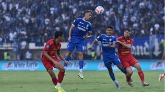 BRI Liga 1: Diwarnai Hujan Kartu, Persib Sukses Taklukkan Persija 2-0