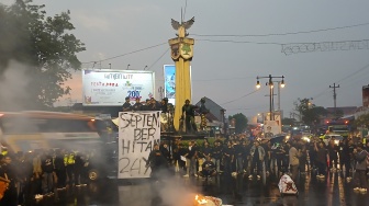 Aksi Tutup Jalan Solo-Jogja Hingga Malam, Mahasiswa Soloraya Tuntut Pemerintah Tuntaskan Kasus HAM