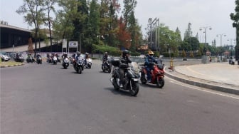 Jago Naik Motor? Begini Cara Duduk yang Tepat Biar Nyaman dan Aman