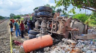 Menerobos Palang Pintu, Sopir Truk Molen Terancam Penjara Usai Tabrak Kereta Api Taksaka