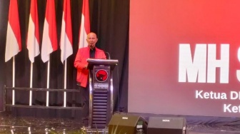 Ketua PDIP Jatim Bakar Semangat Kader Menangkan Risma-Gus Hans: Kalau Tak target, Mundur Pengurus