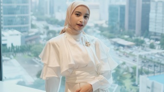 4 Padu Padan Outfit Putih ala Cut Intan Nabila, Bikin Kamu Tampil Elegan