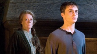 Daniel Radcliffe Bagikan Kisah Pertemuan Pertama dengan Aktris Maggie Smith