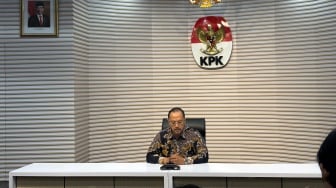 KPK Periksa Komisaris Pertamina Edy Hermantoro, Dalami Pengadaan LNG Tanpa Izin